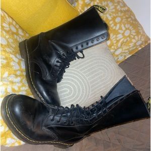 DrMartins Tall Men’s boots